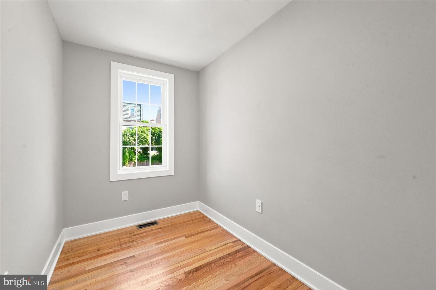 247 N Linden Avenue photo 18