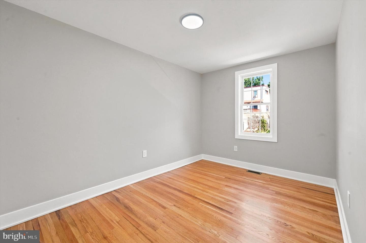 247 N Linden Avenue photo 19