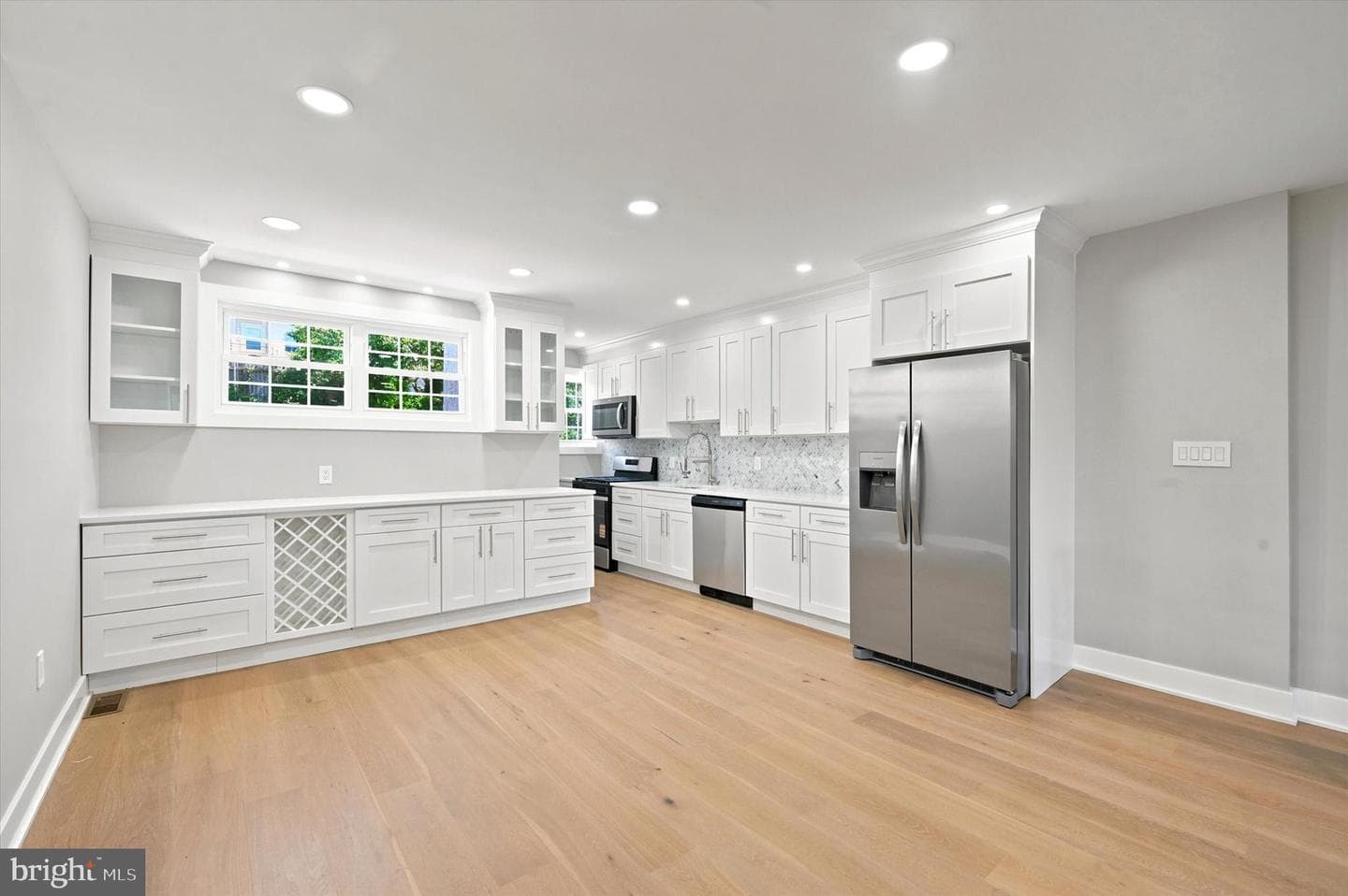 247 N Linden Avenue photo 3