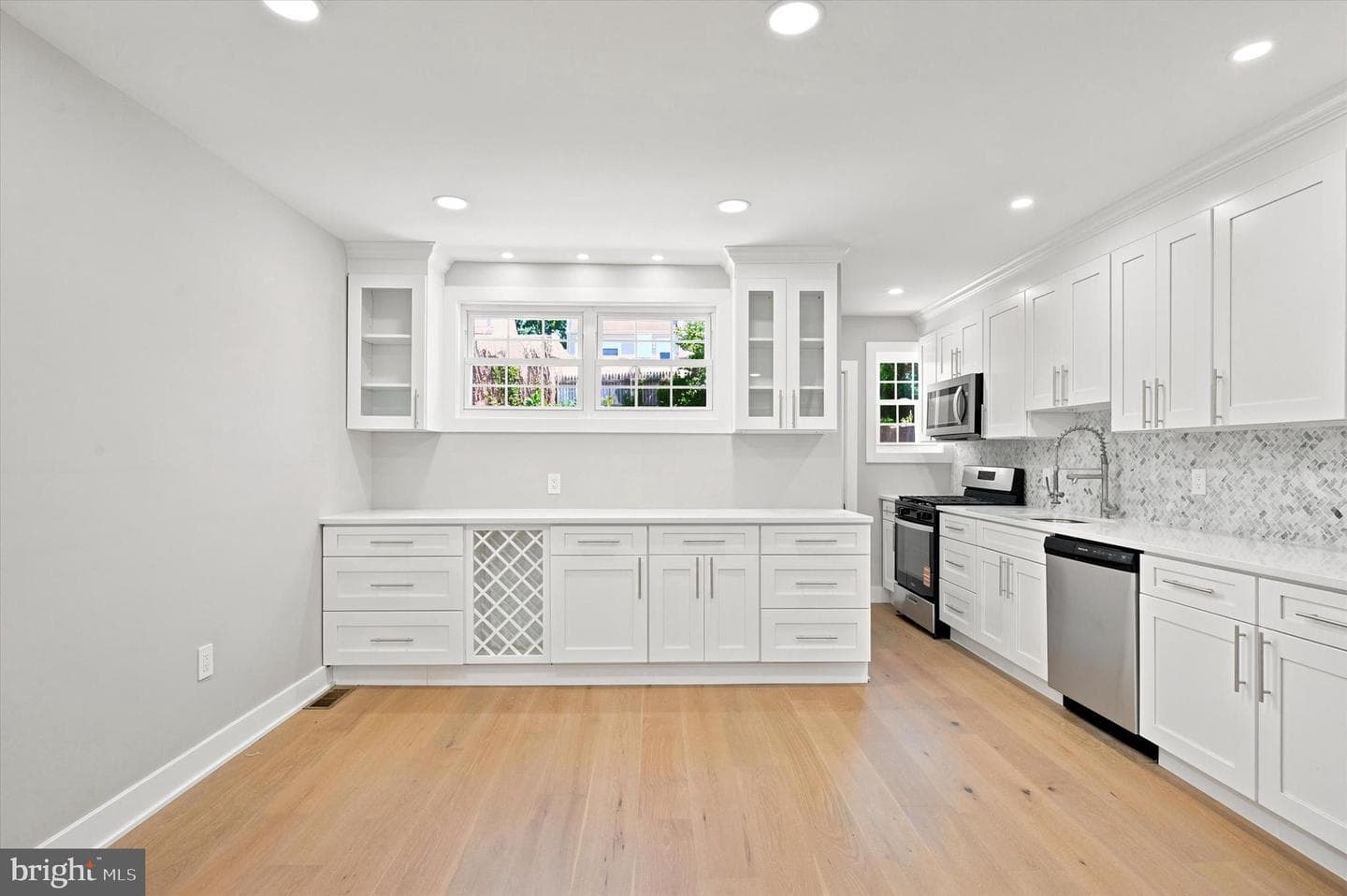 247 N Linden Avenue photo 4