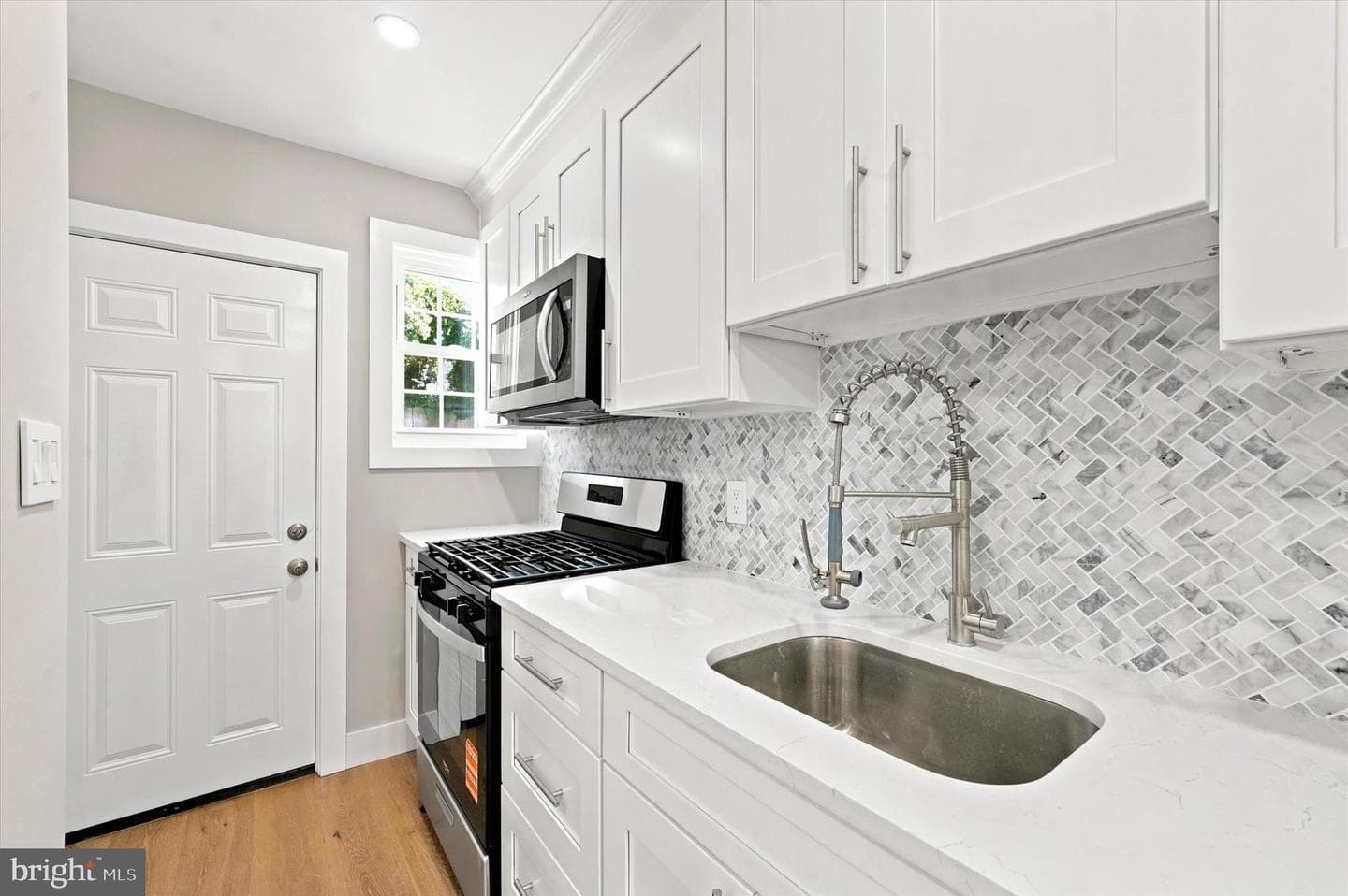 247 N Linden Avenue photo 5