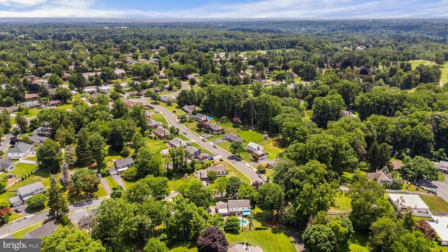 2015 Kerwood Drive photo 47