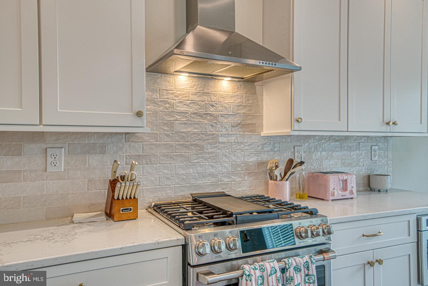 207 2nd Avenue photo 18
