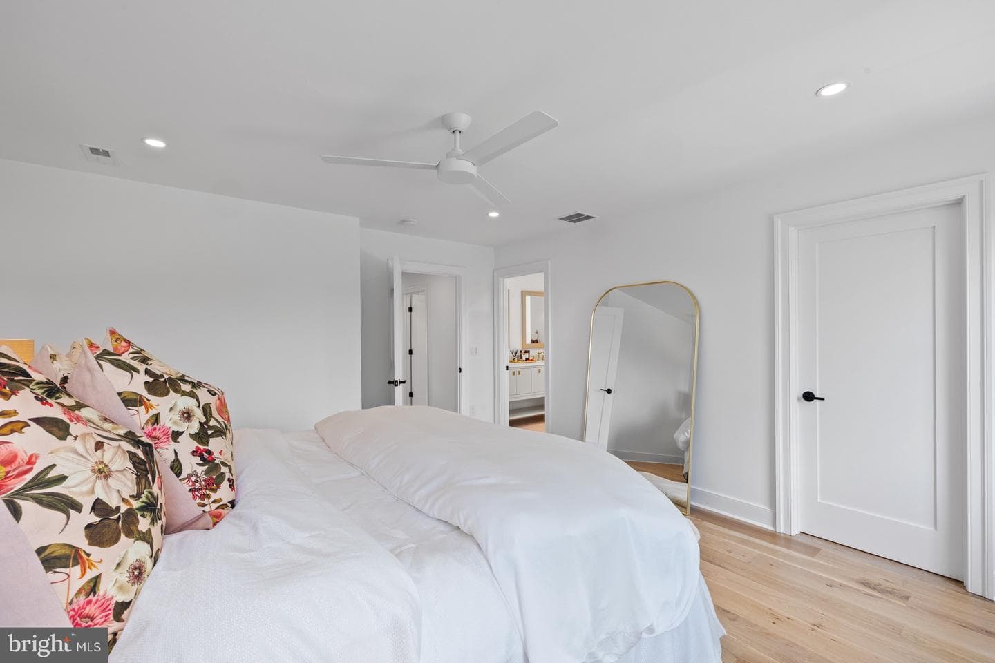 145 Sycamore Road photo 28