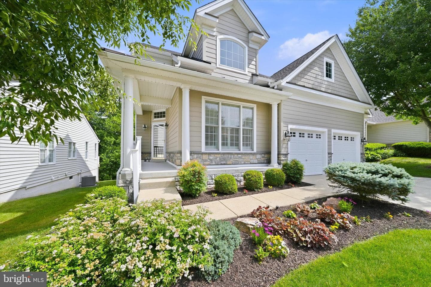 66 S Valentine Drive photo 3
