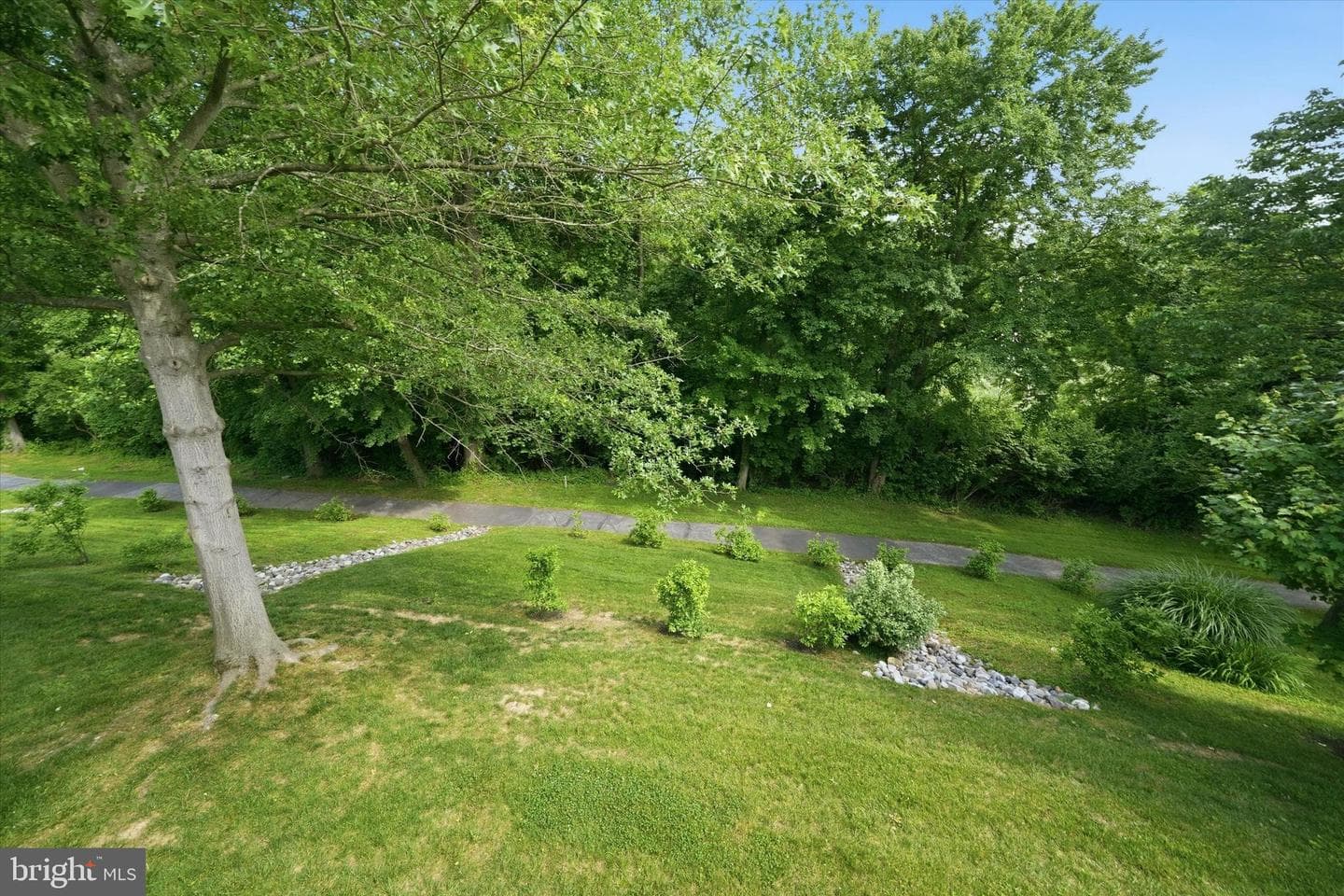 66 S Valentine Drive photo 45