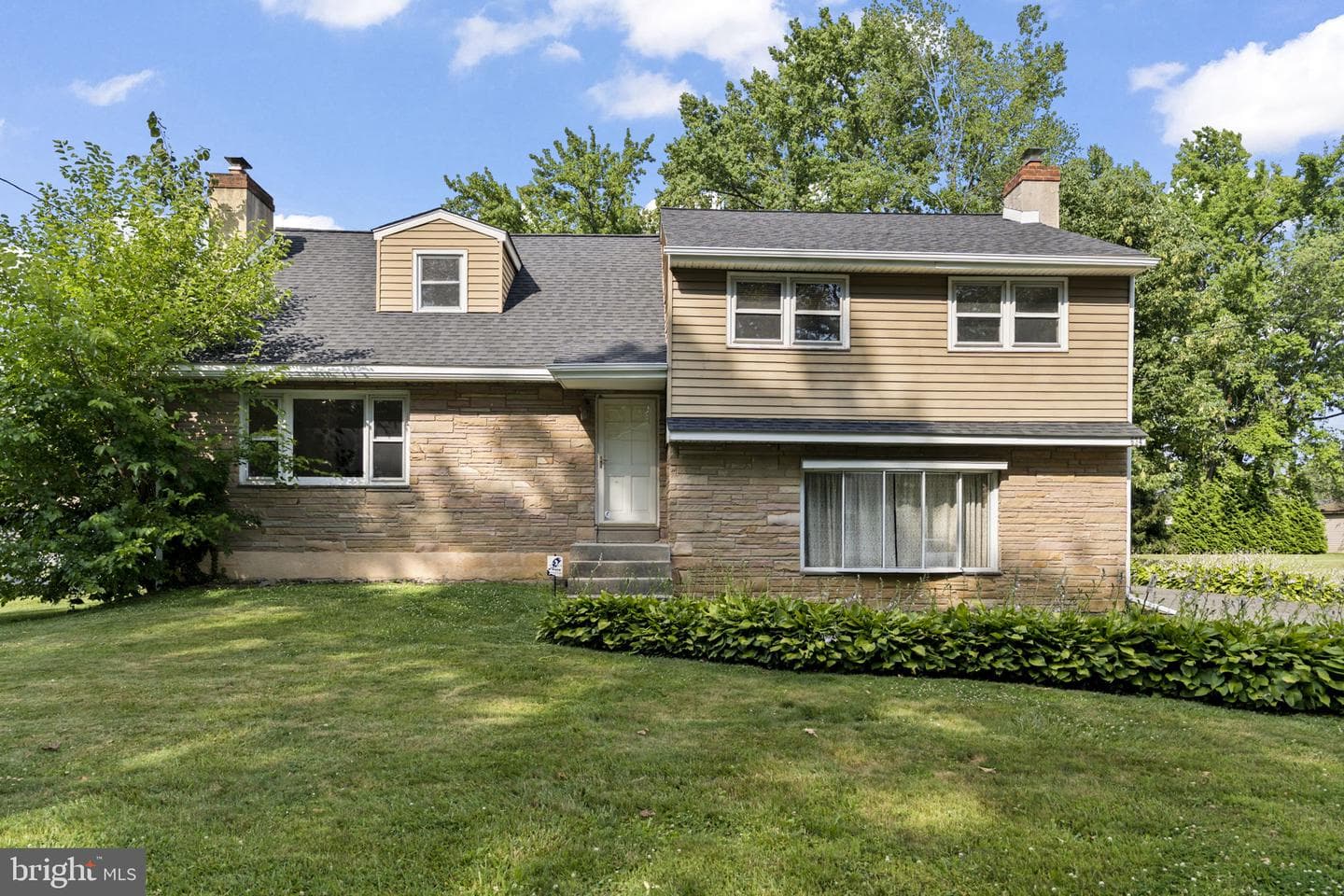 634 Hutchinson Terrace