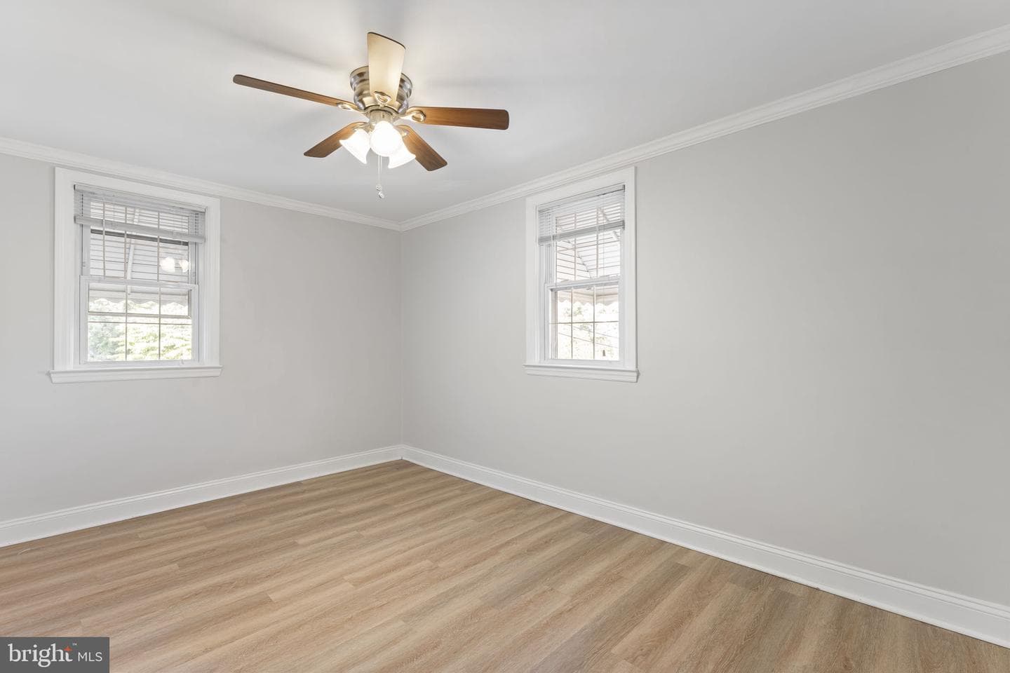 317 S Sloan Street photo 10
