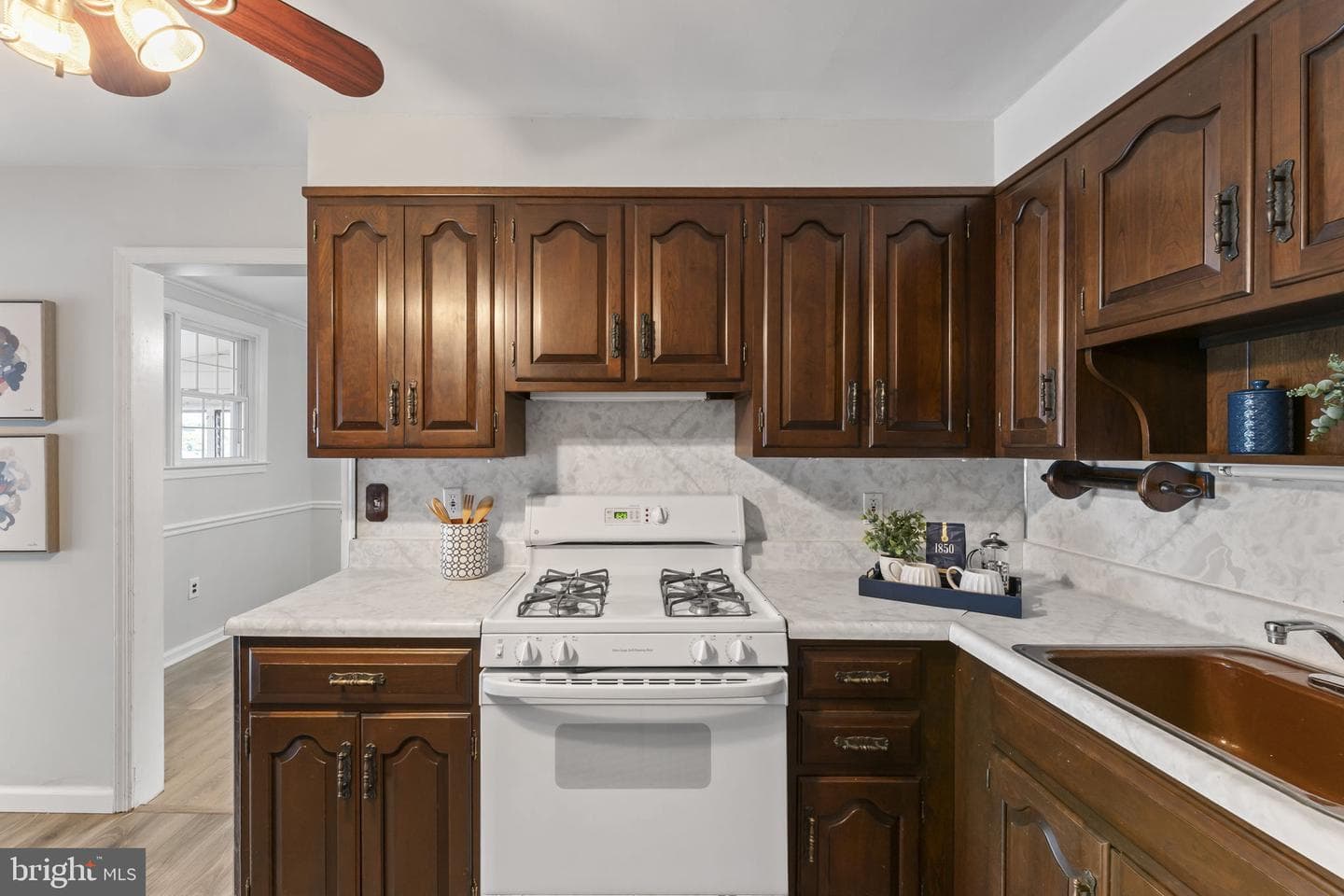 317 S Sloan Street photo 6