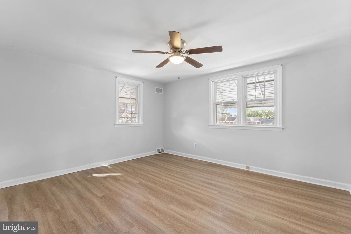 317 S Sloan Street photo 8