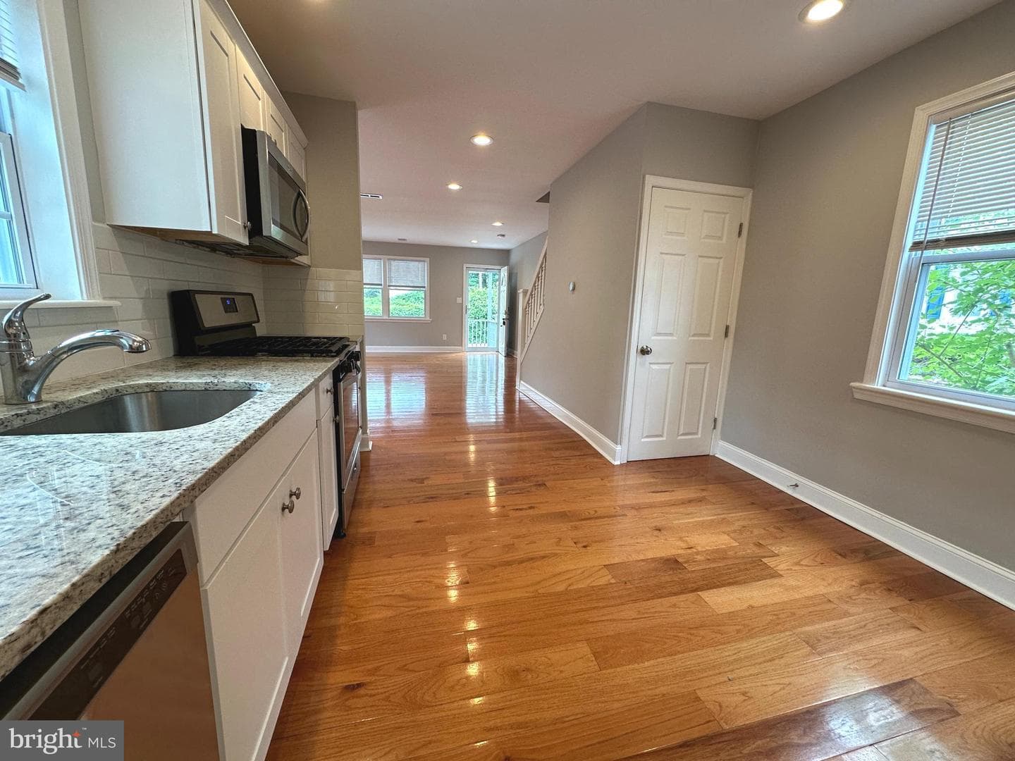 713 Miller Street photo 3