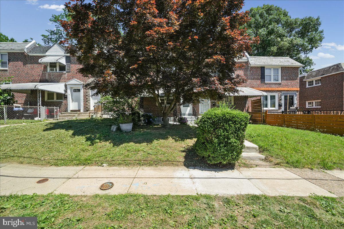 407 W 21st Street photo 3