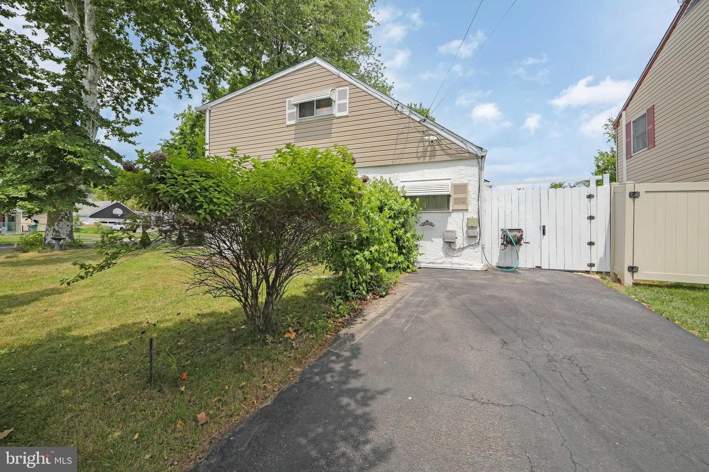 2400 Grand Avenue photo 10