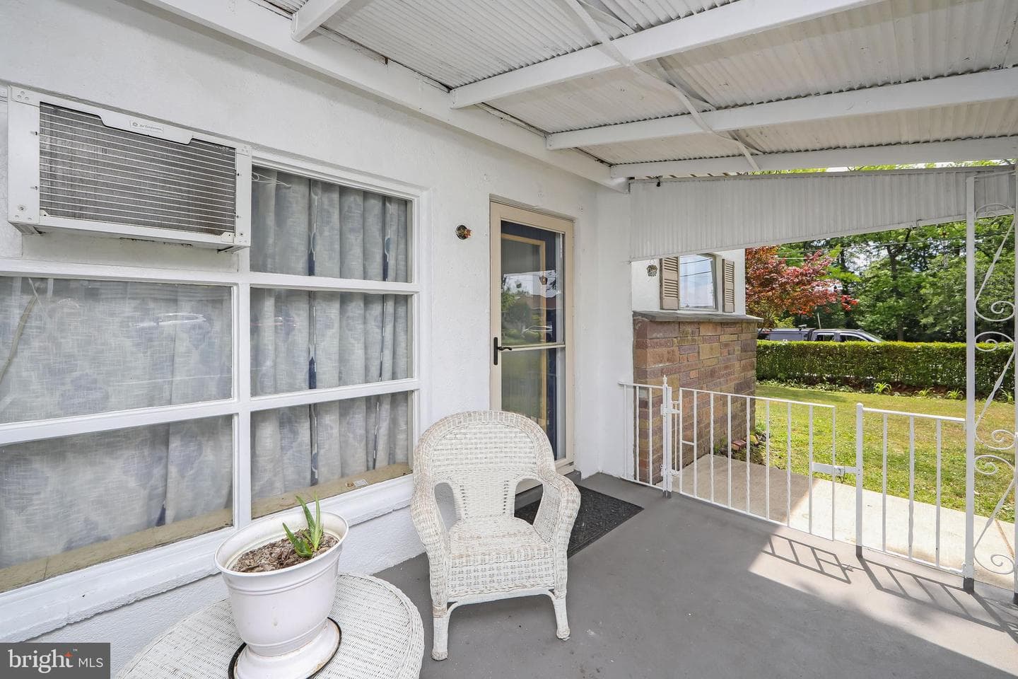 2400 Grand Avenue photo 12