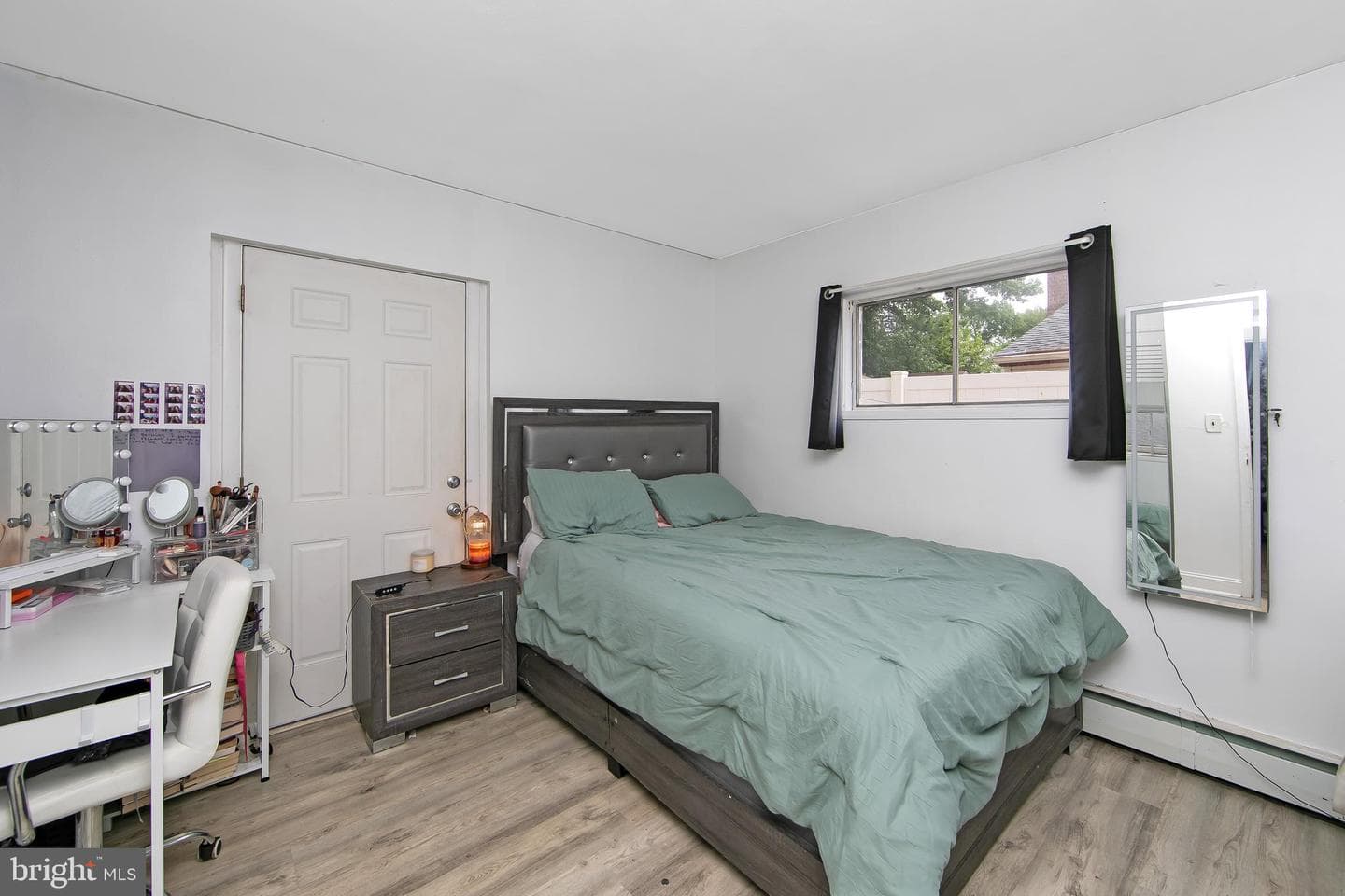 2400 Grand Avenue photo 25