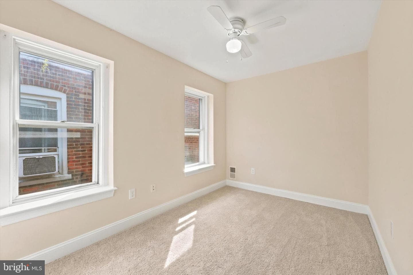 49 E Madison Avenue photo 15