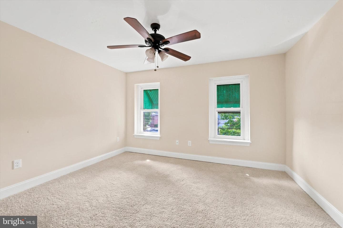 49 E Madison Avenue photo 18