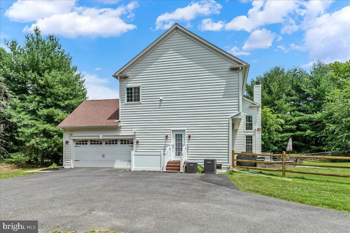 39 Maple Lane photo 49