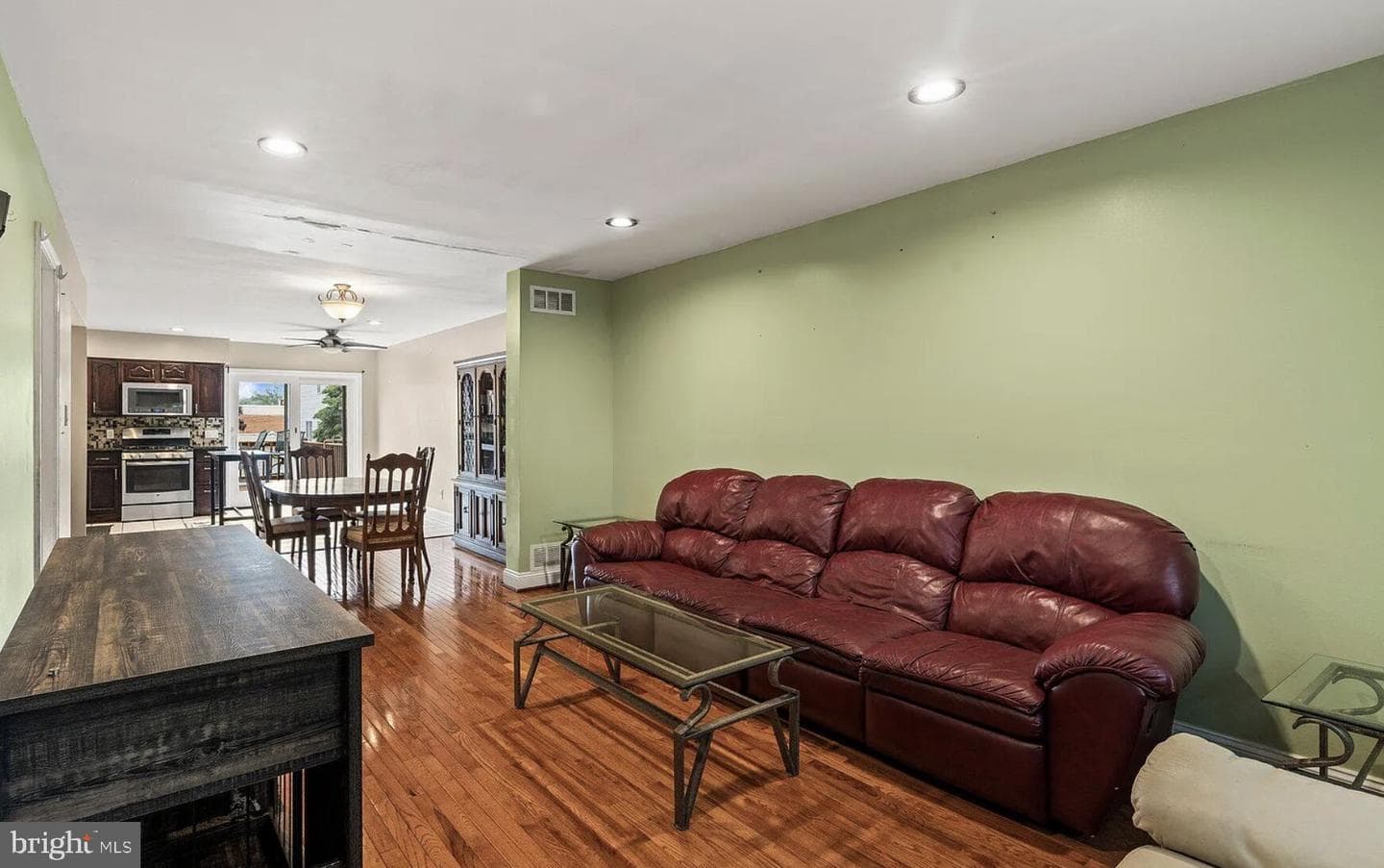 377 E Madison Avenue photo 12