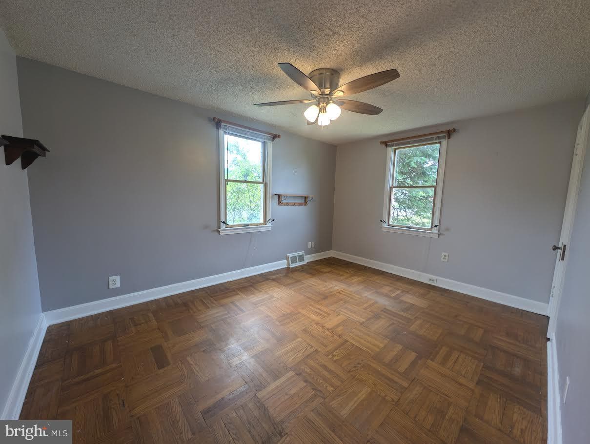 1129 Providence Road photo 8
