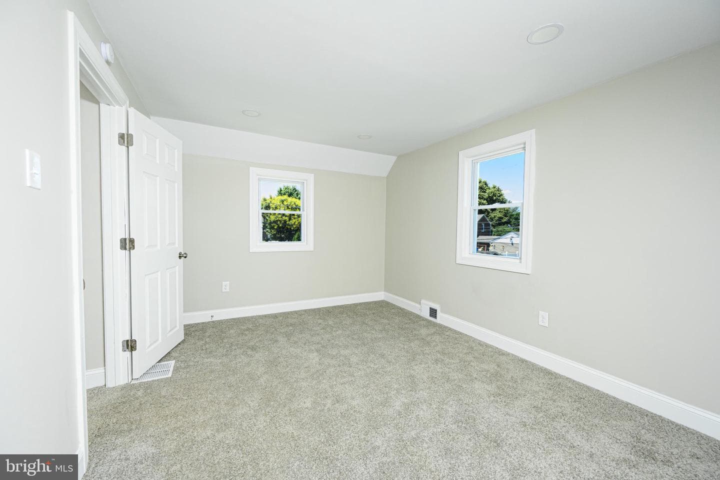 431 Holmes Road photo 28
