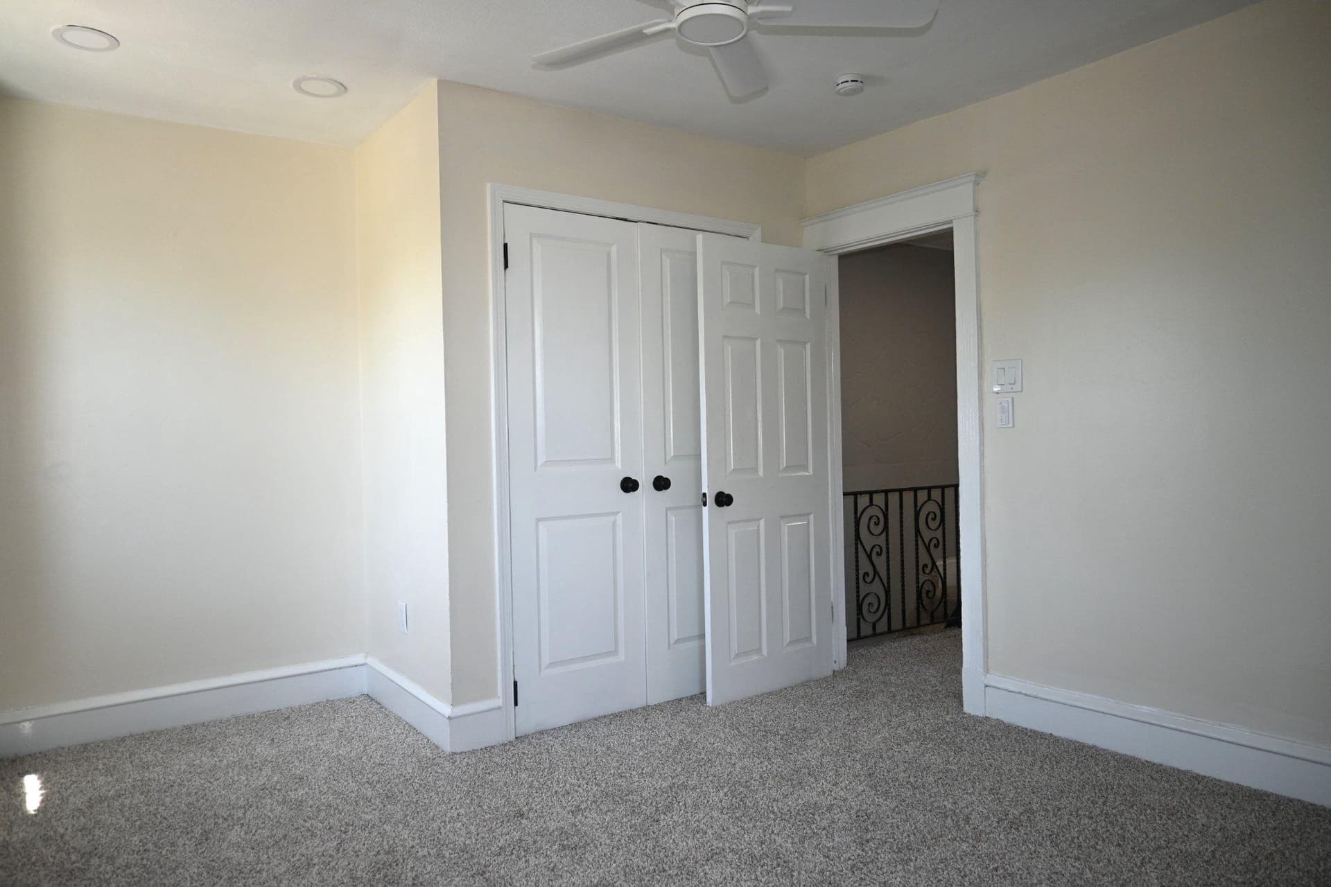 281 N Wycombe Avenue photo 15