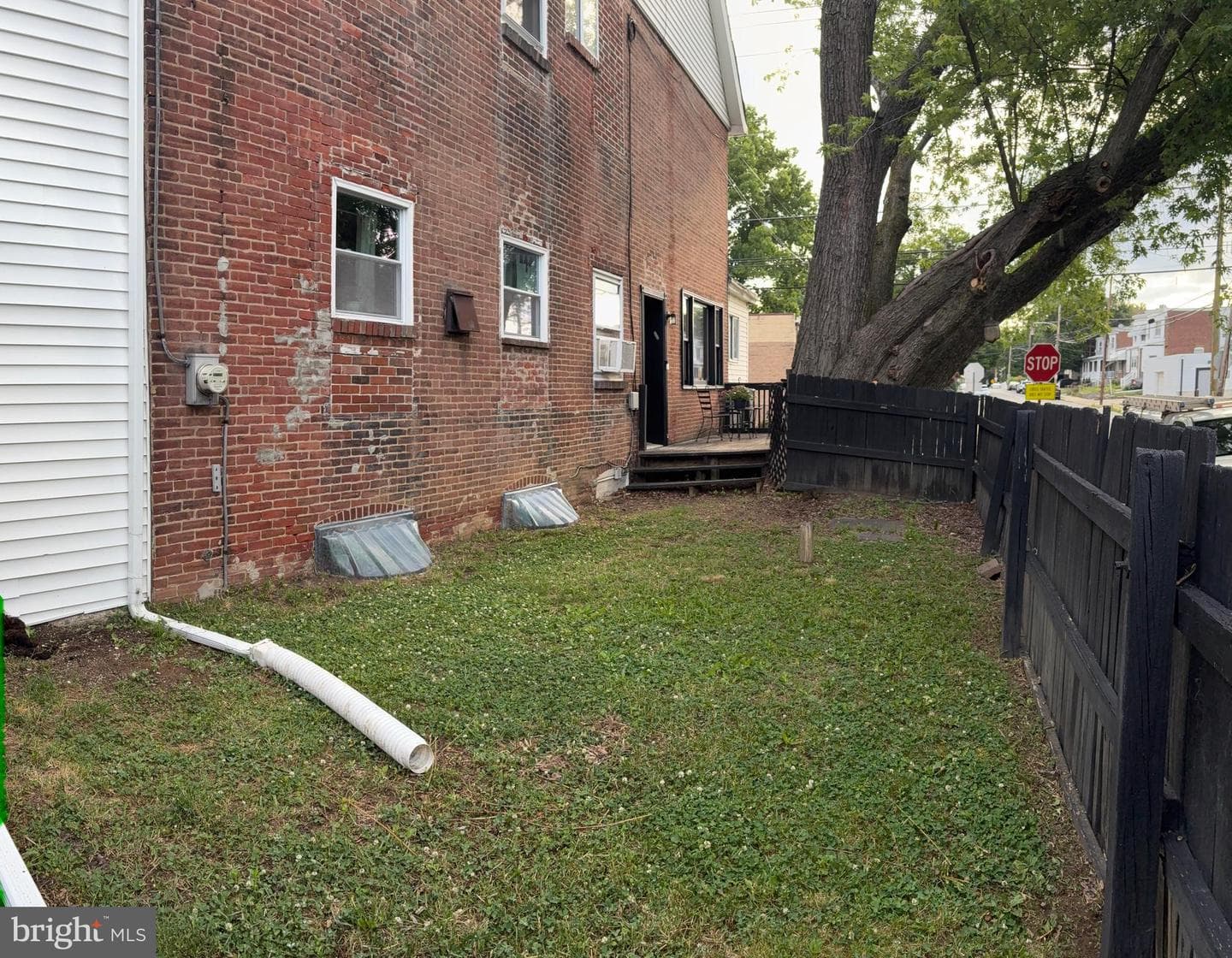 300 Clifton Avenue photo 28