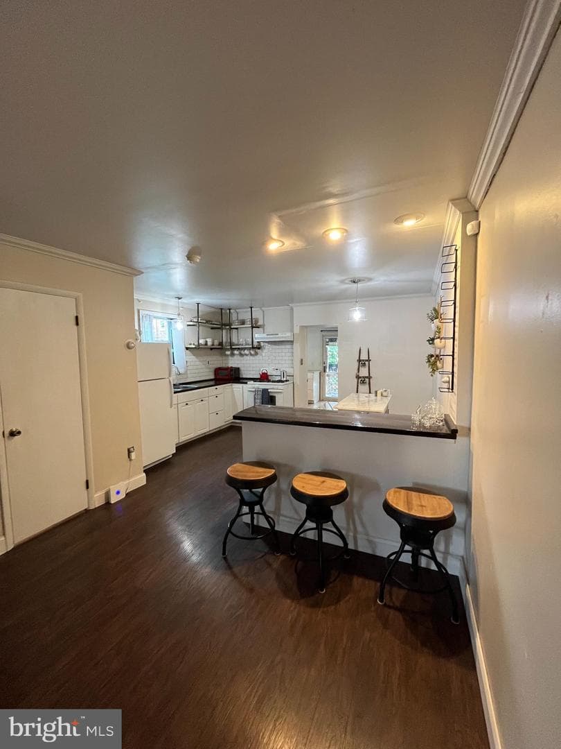 300 Clifton Avenue photo 9