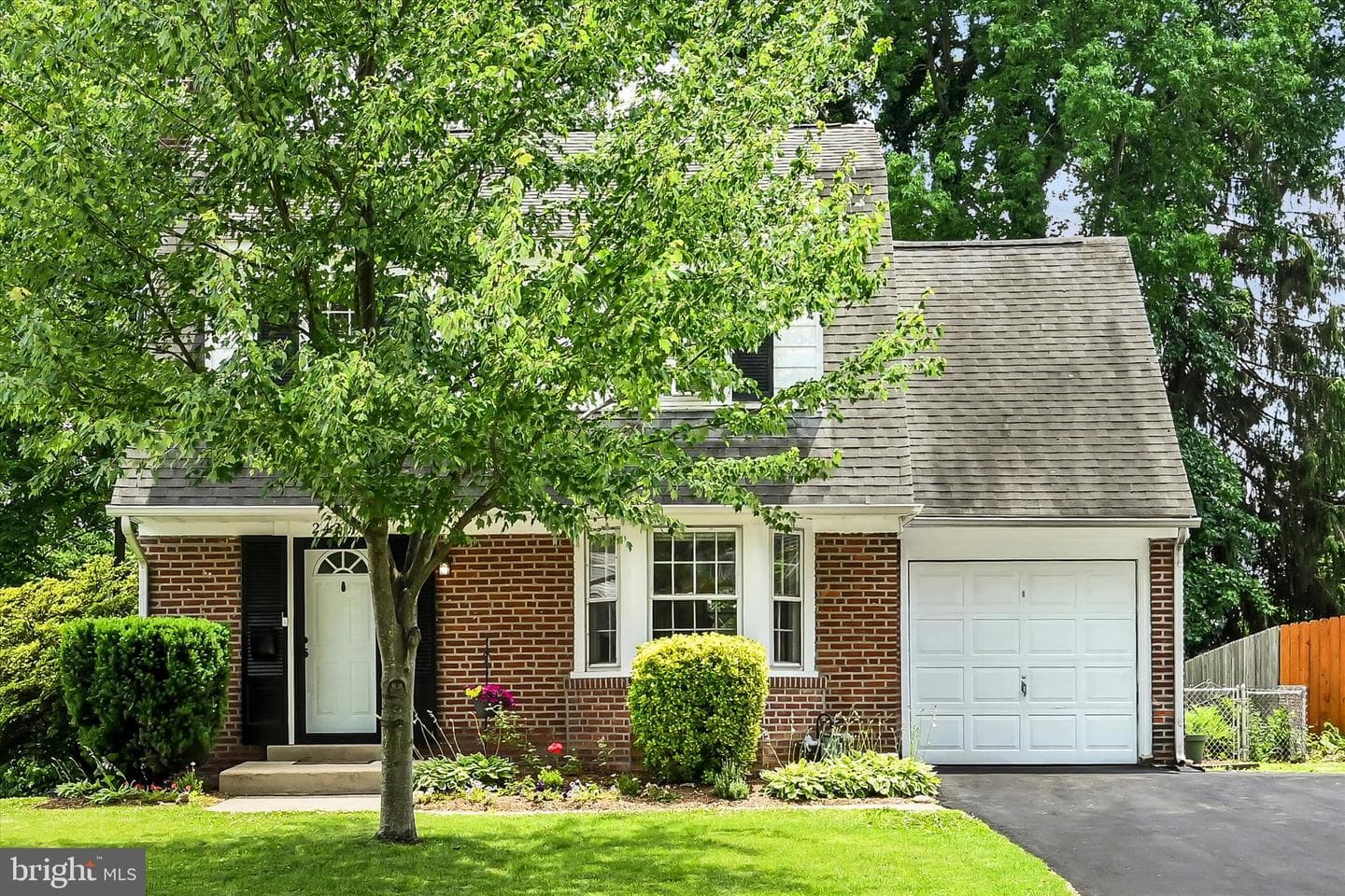 2420 Franklin Avenue photo 4