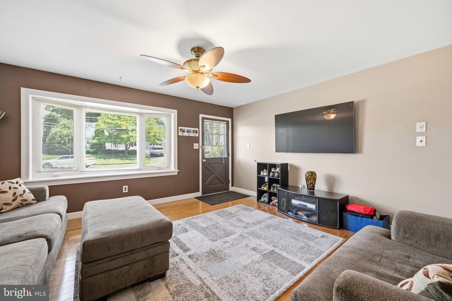 905 Amosland Road photo 10