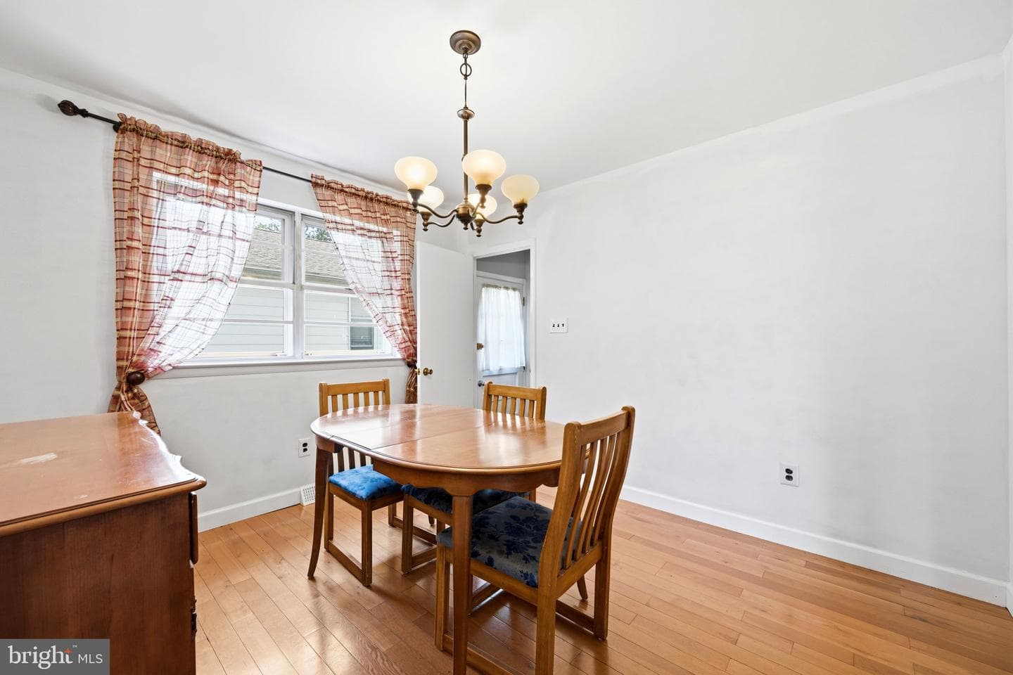 905 Amosland Road photo 11