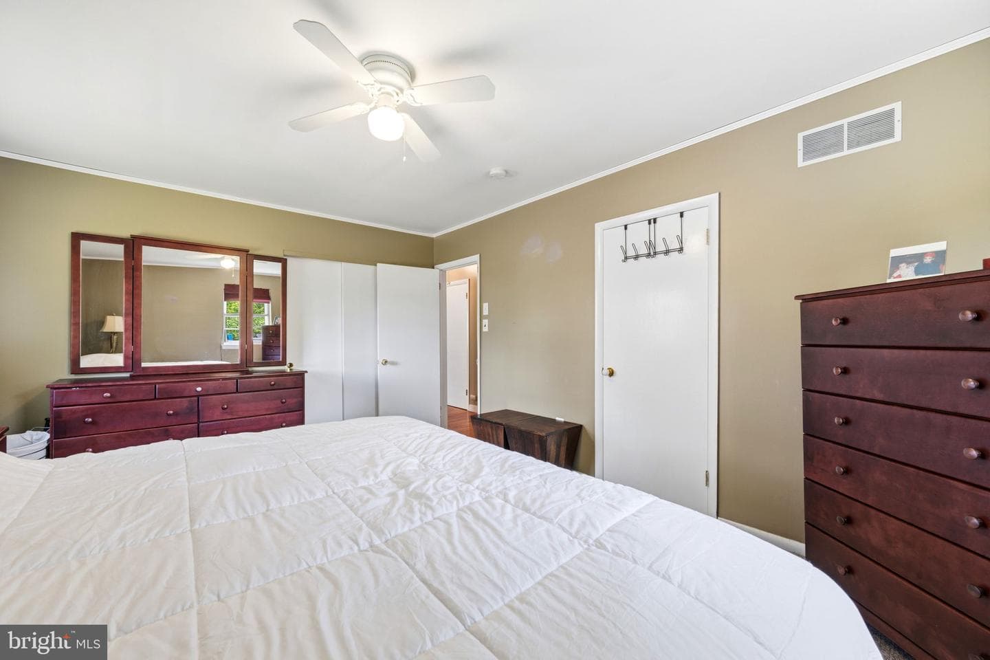 905 Amosland Road photo 26