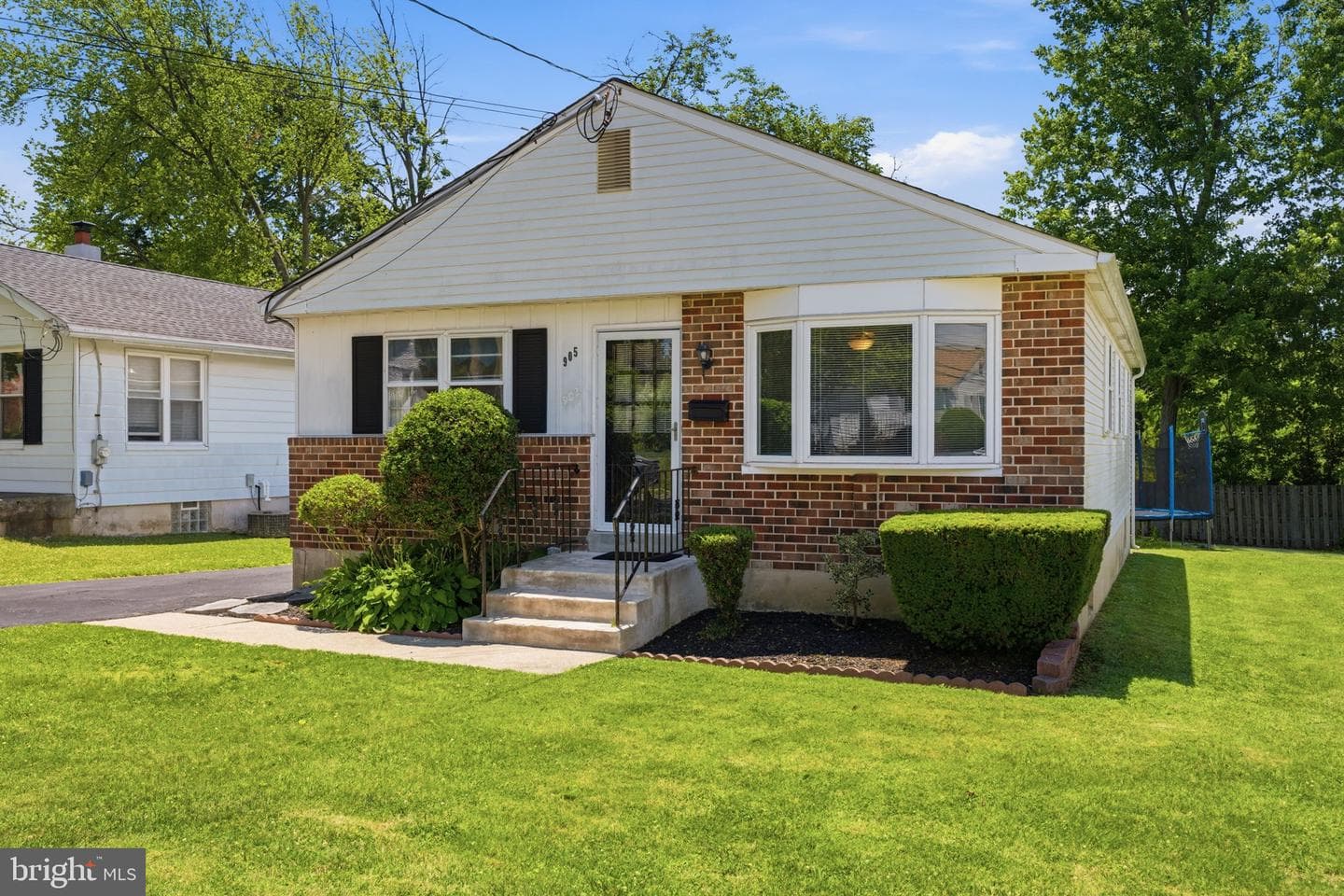 905 Amosland Road photo 3