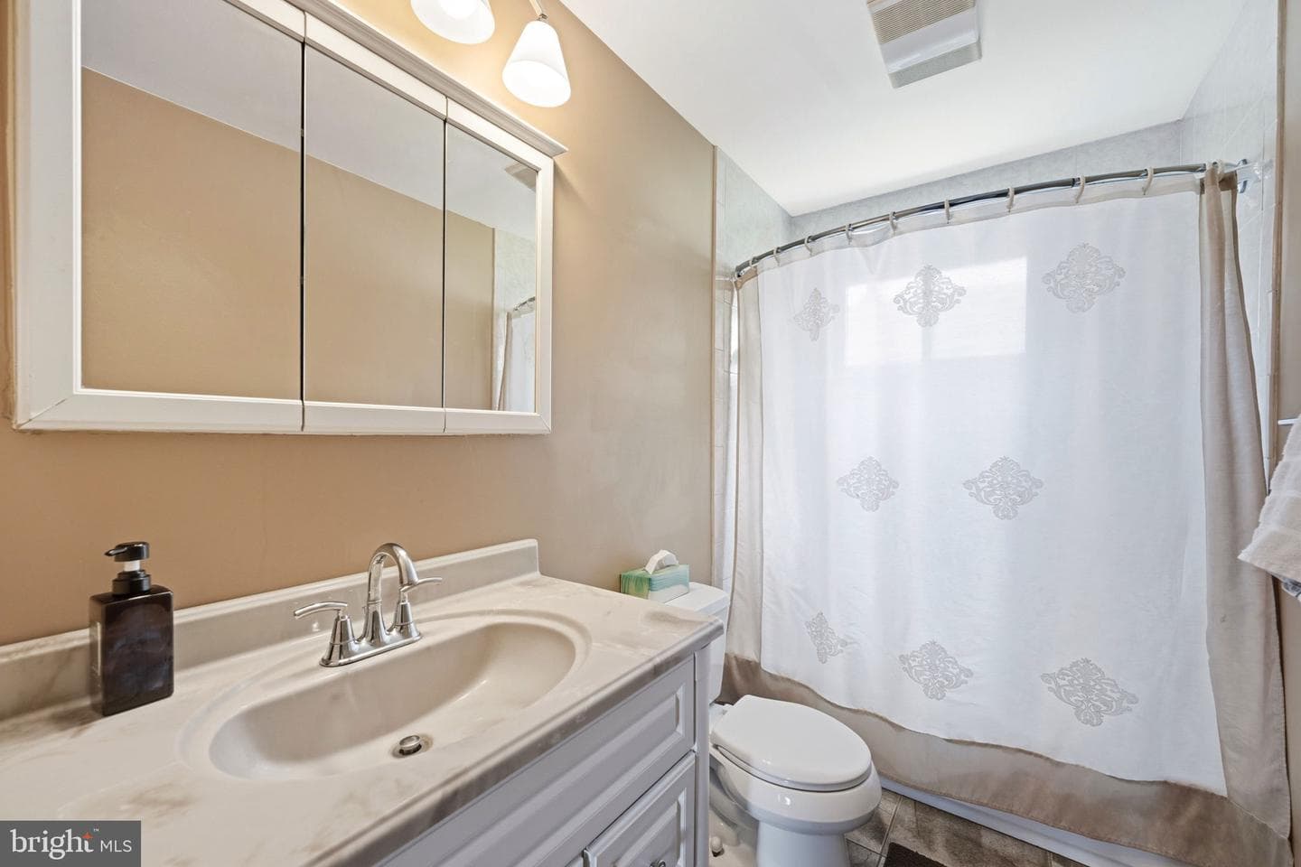 905 Amosland Road photo 30