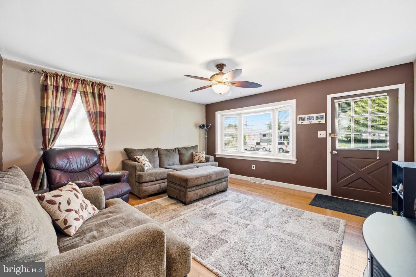 905 Amosland Road photo 8