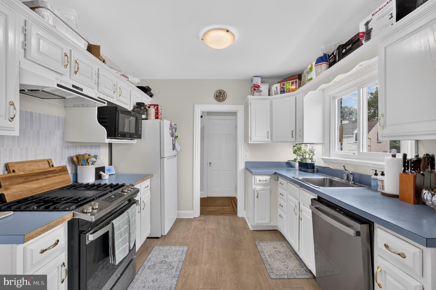 216 1st Avenue photo 16