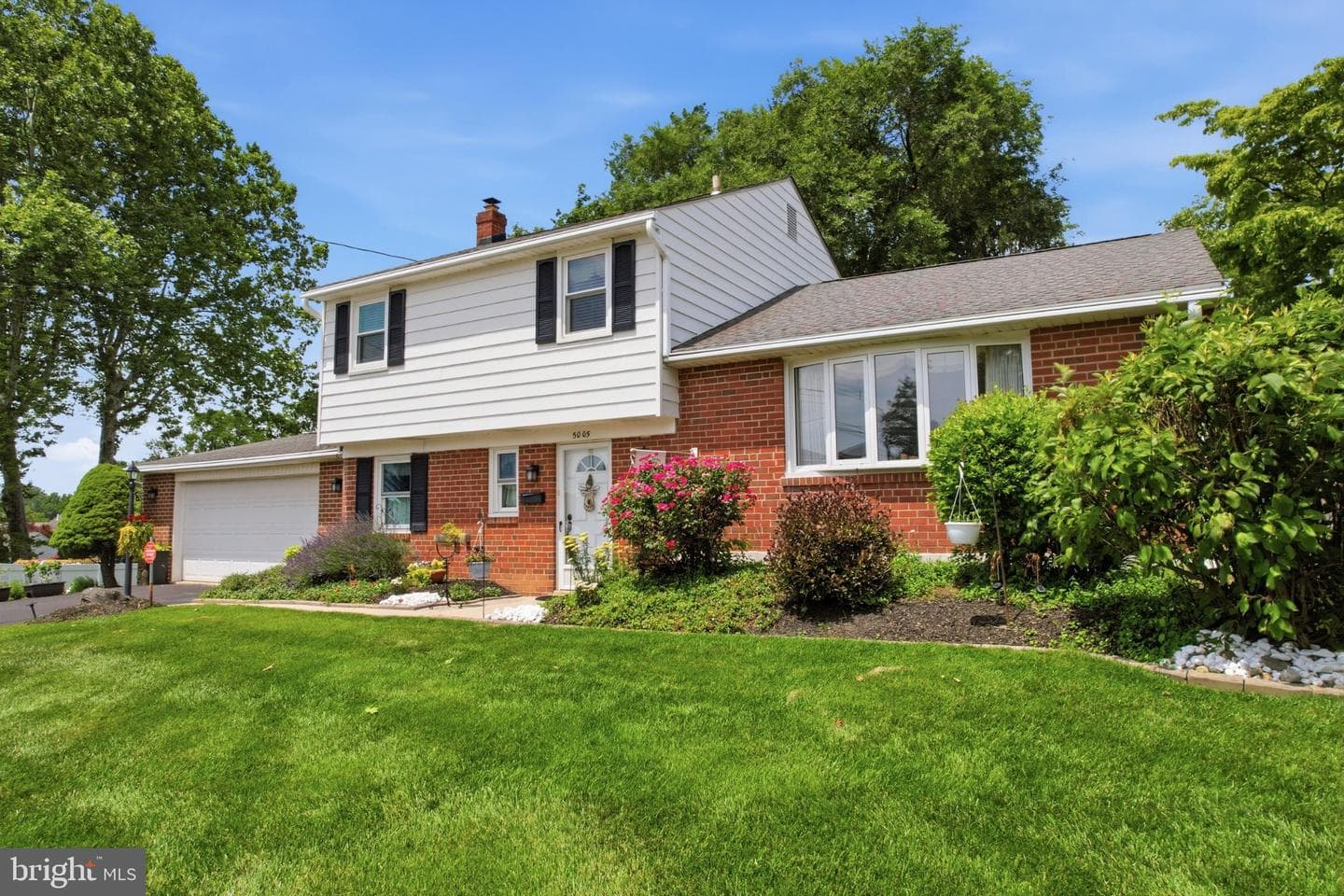 5005 Jefferson Drive photo 1