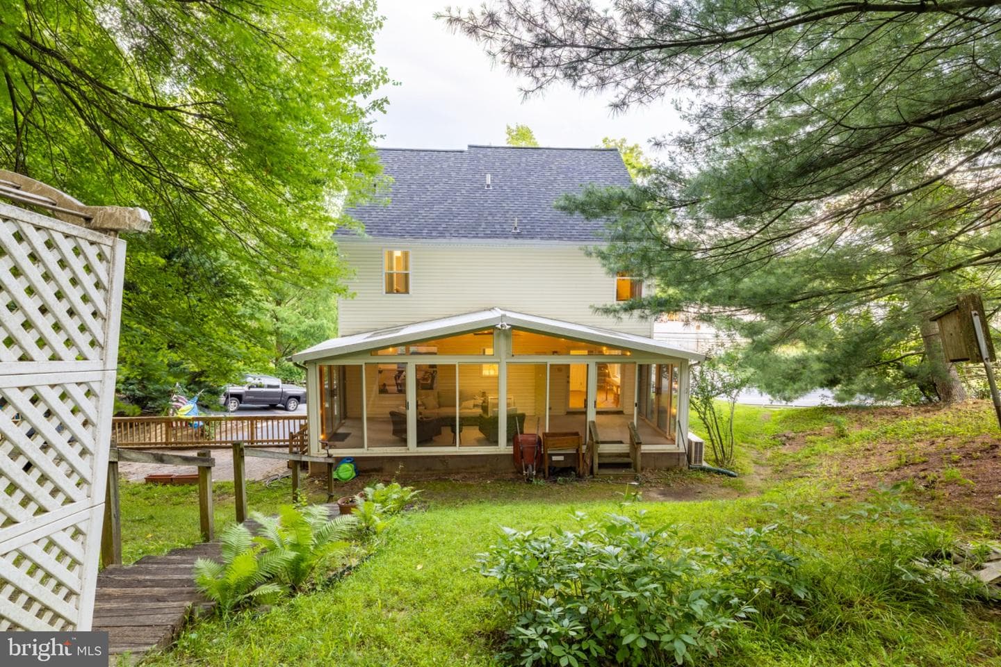 517 Beatty Road photo 32