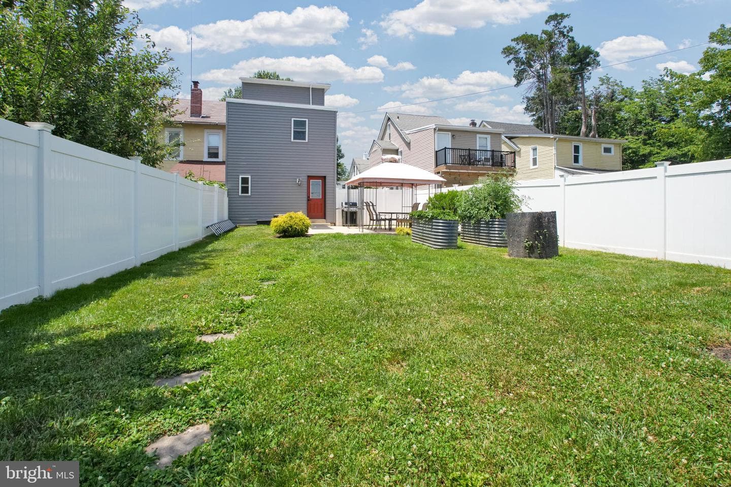 609 Vernon Street photo 31