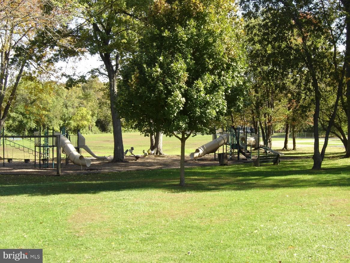 126 Eaton Drive photo 34