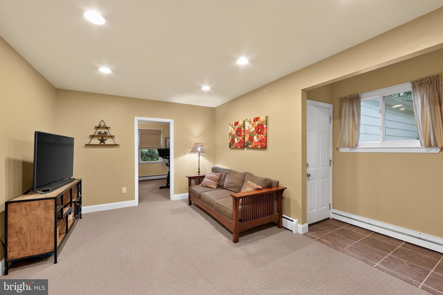 37 N Longpoint Lane photo 17