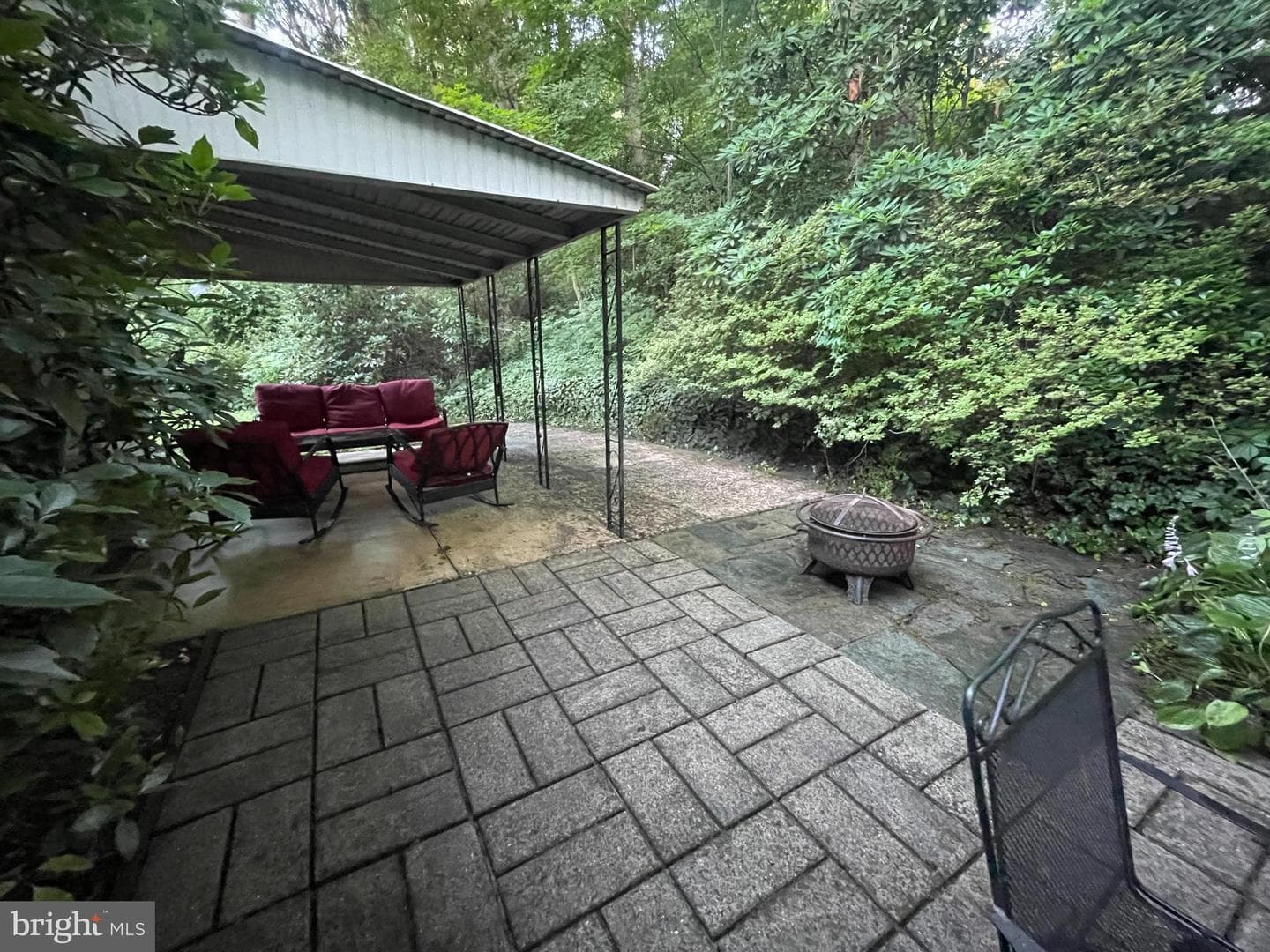 37 N Longpoint Lane photo 32