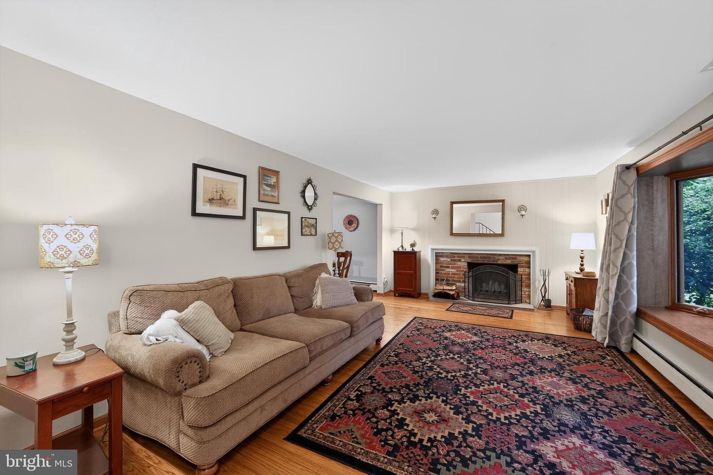37 N Longpoint Lane photo 4