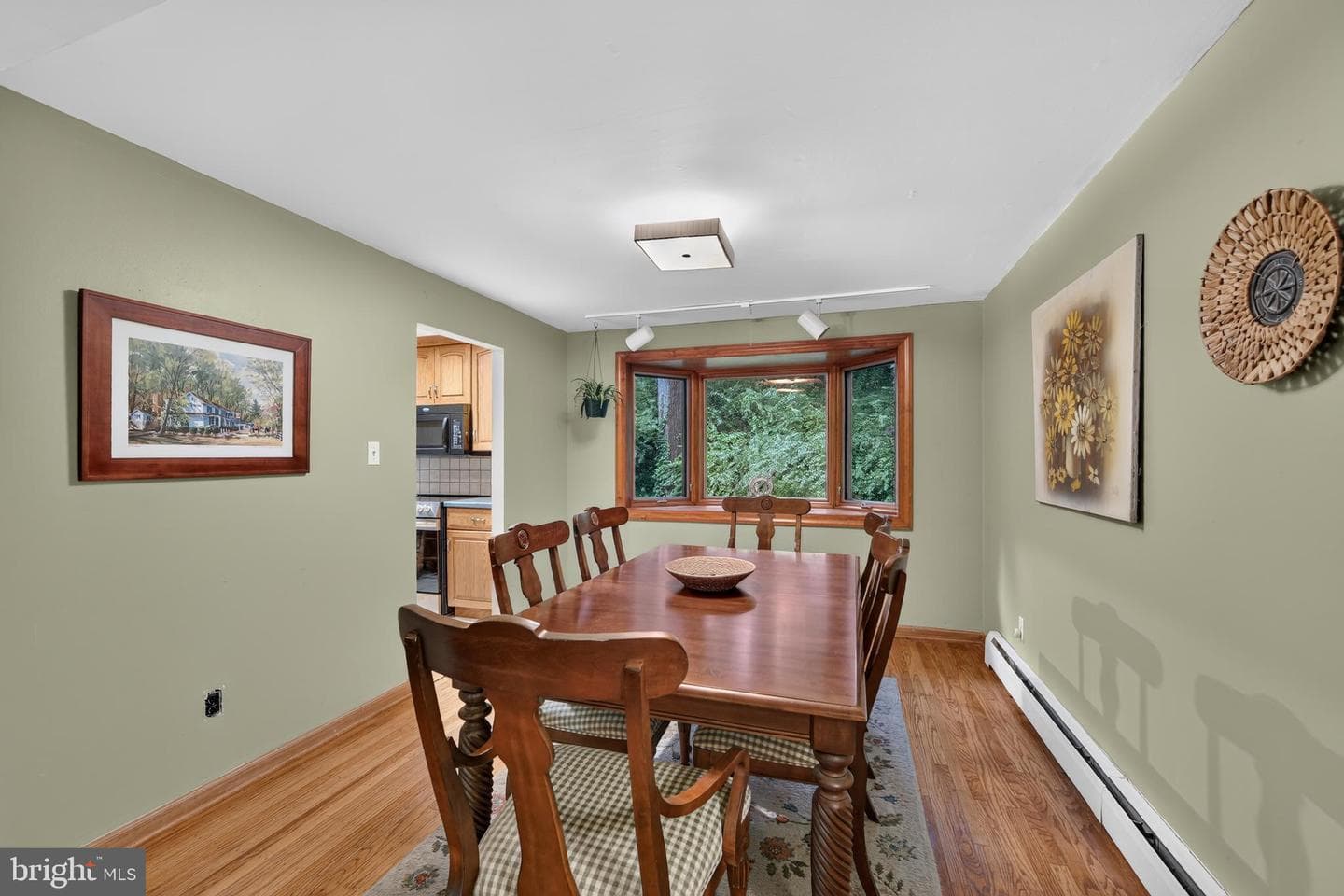 37 N Longpoint Lane photo 7