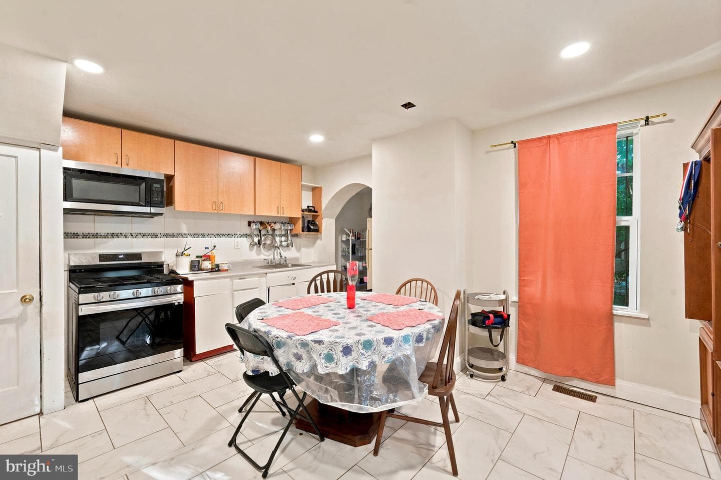 1118 Johnson Street photo 6