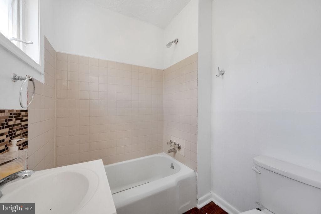 234 Windsor Avenue photo 11