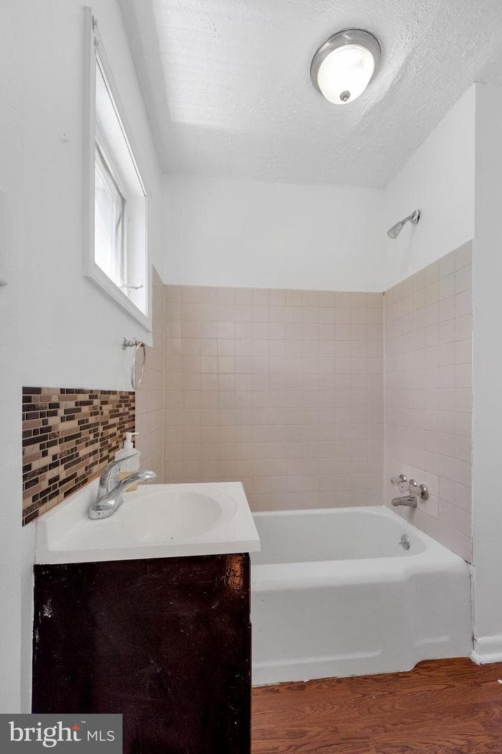 234 Windsor Avenue photo 12