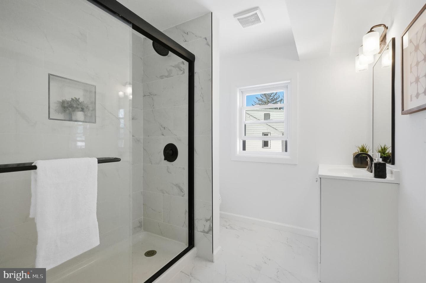 2323 Mole Road photo 3