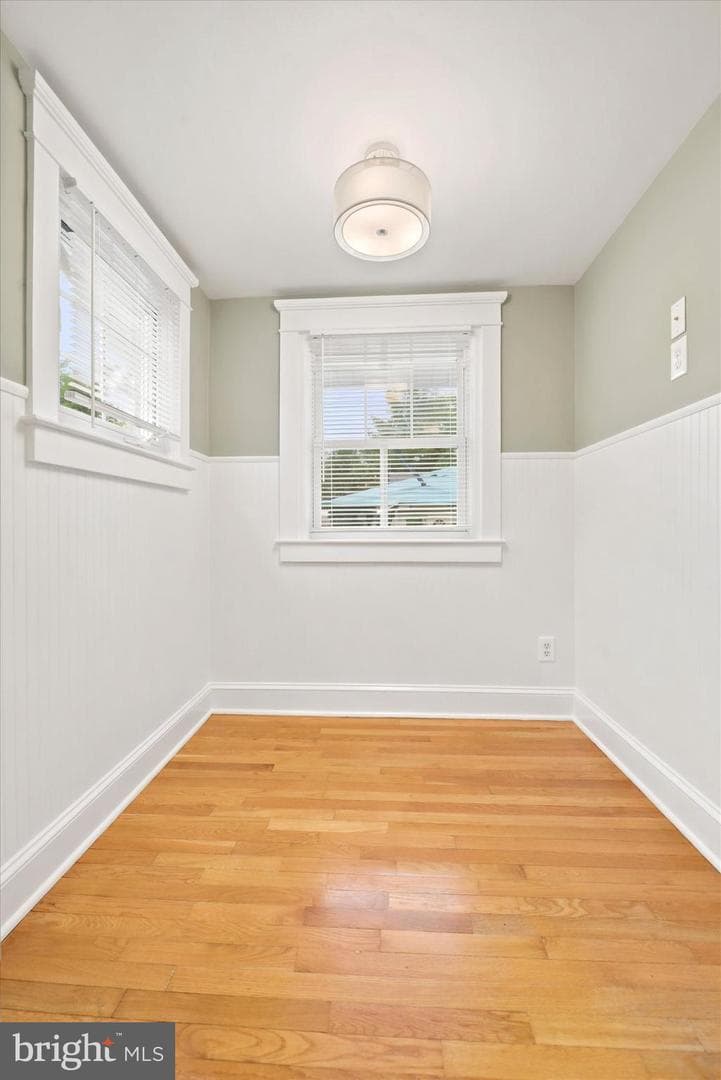 223 E Second Street photo 17