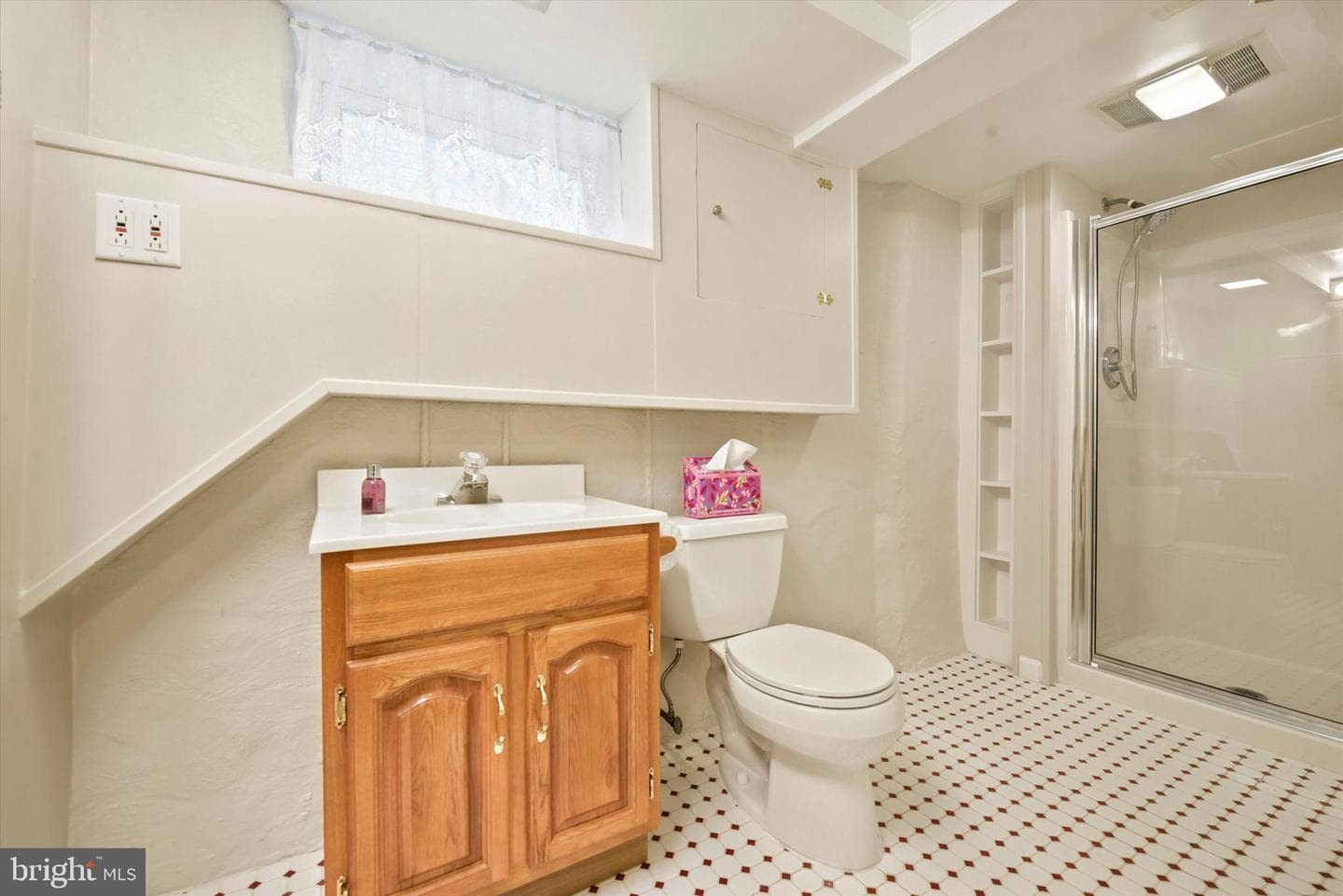 223 E Second Street photo 32